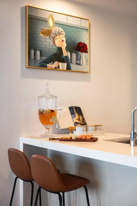 Lakeview Luxury 3Bedrooms Apt Wolli Creek close to Airport CBD
