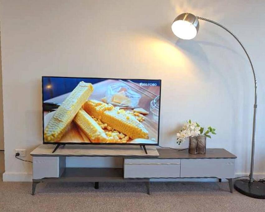 Lakeview Luxury 3Bedrooms Apt Wolli Creek close to Airport CBD