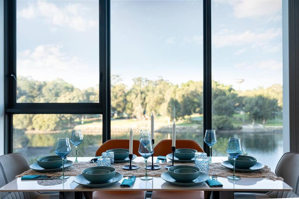 Lakeview Luxury 3Bedrooms Apt Wolli Creek close to Airport CBD
