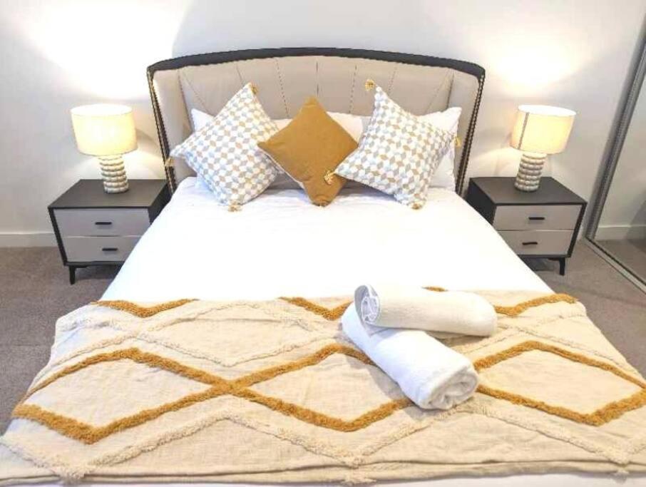 Lakeview Luxury 3Bedrooms Apt Wolli Creek close to Airport CBD