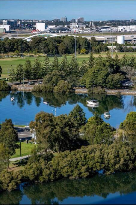Lakeview Luxury 3Bedrooms Apt Wolli Creek close to Airport CBD