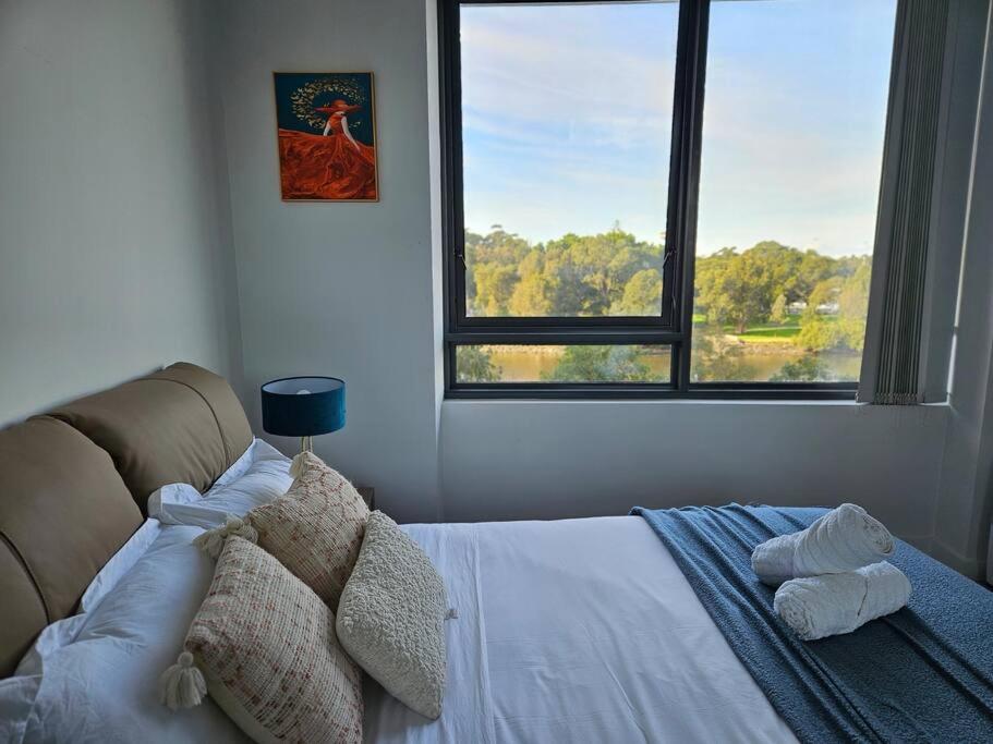 Lakeview Luxury 3Bedrooms Apt Wolli Creek close to Airport CBD