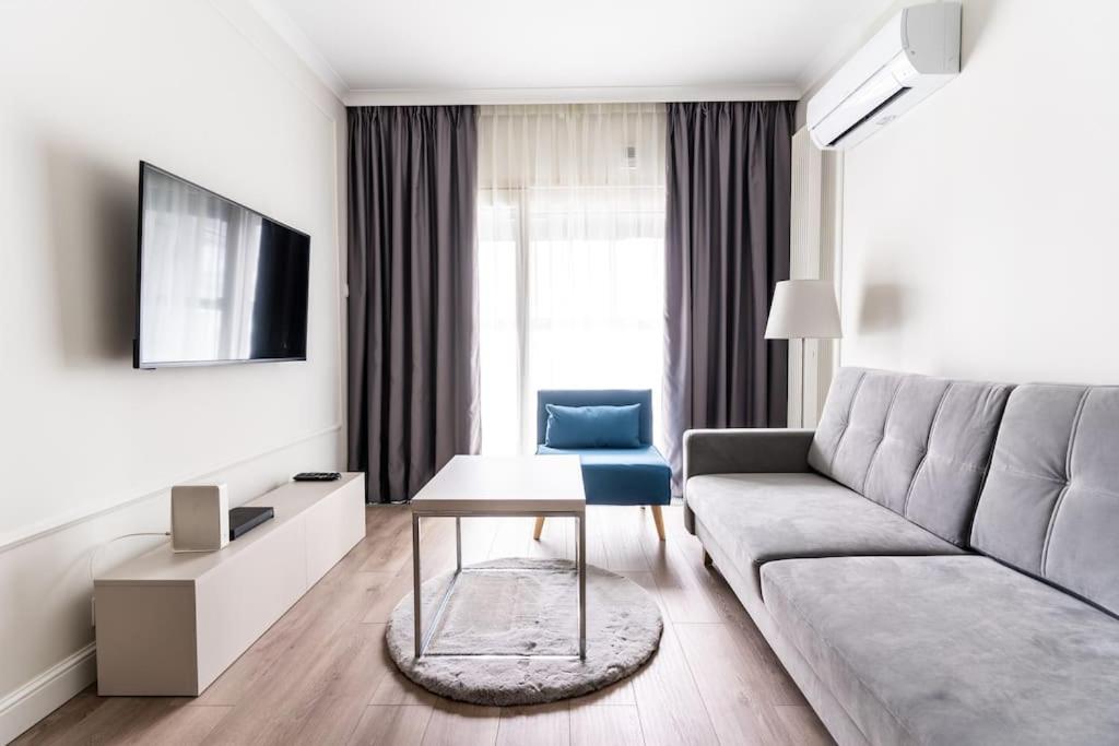 Golden Skyline Suites - Mennica Residence - Panoramic City View