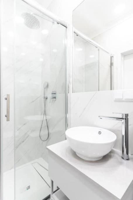 Golden Skyline Suites - Mennica Residence - Panoramic City View