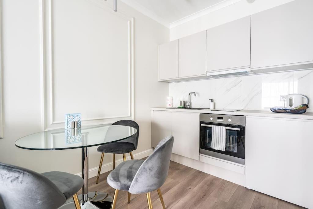 Golden Skyline Suites - Mennica Residence - Panoramic City View