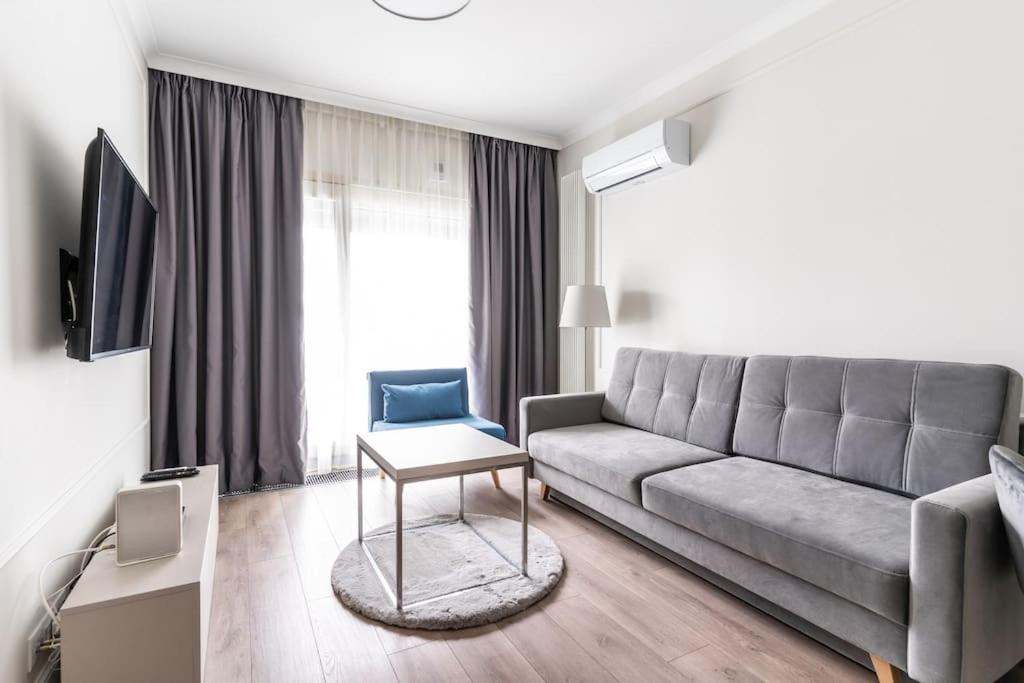 Golden Skyline Suites - Mennica Residence - Panoramic City View