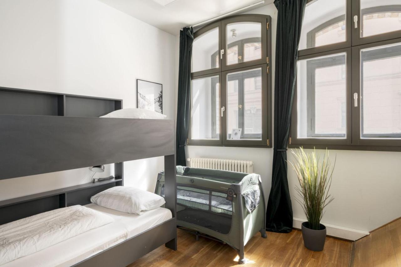 Homely Berlin - Central, Spacious, Rosenthaler Platz I Cafe