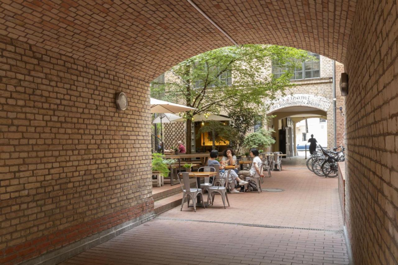 Homely Berlin - Central, Spacious, Rosenthaler Platz I Cafe