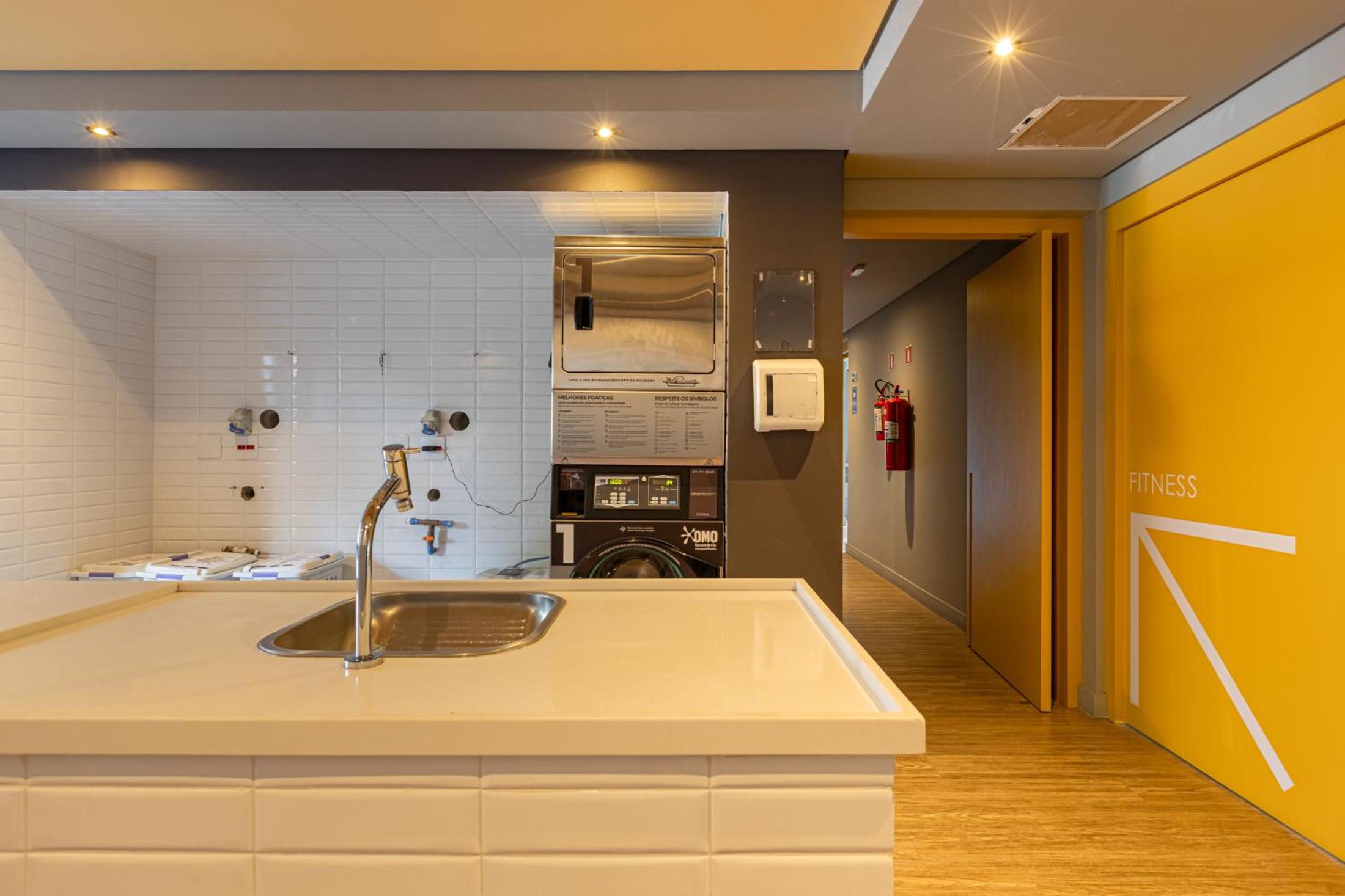 Easy Star - Belo studio com varanda em Perdizes - KW01I