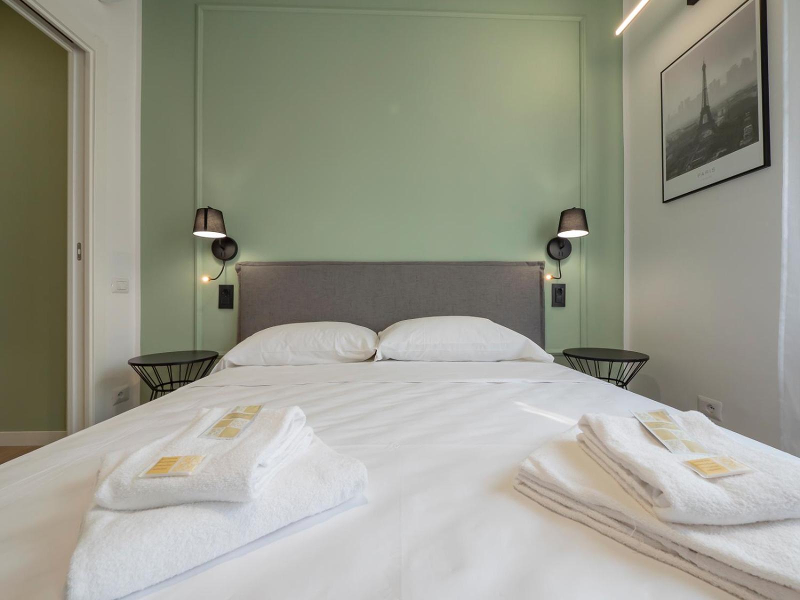 Youhosty - Modern Portello Apartment