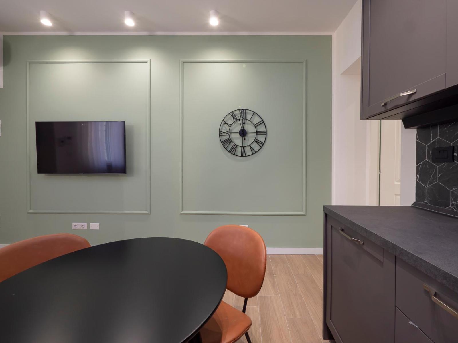 Youhosty - Modern Portello Apartment