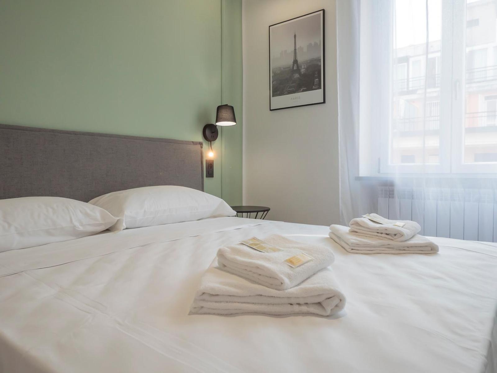 Youhosty - Modern Portello Apartment