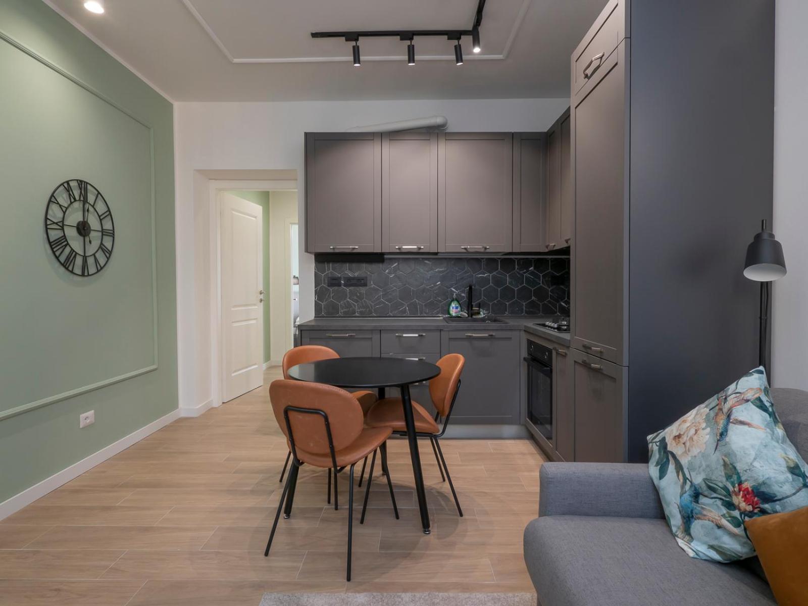 Youhosty - Modern Portello Apartment