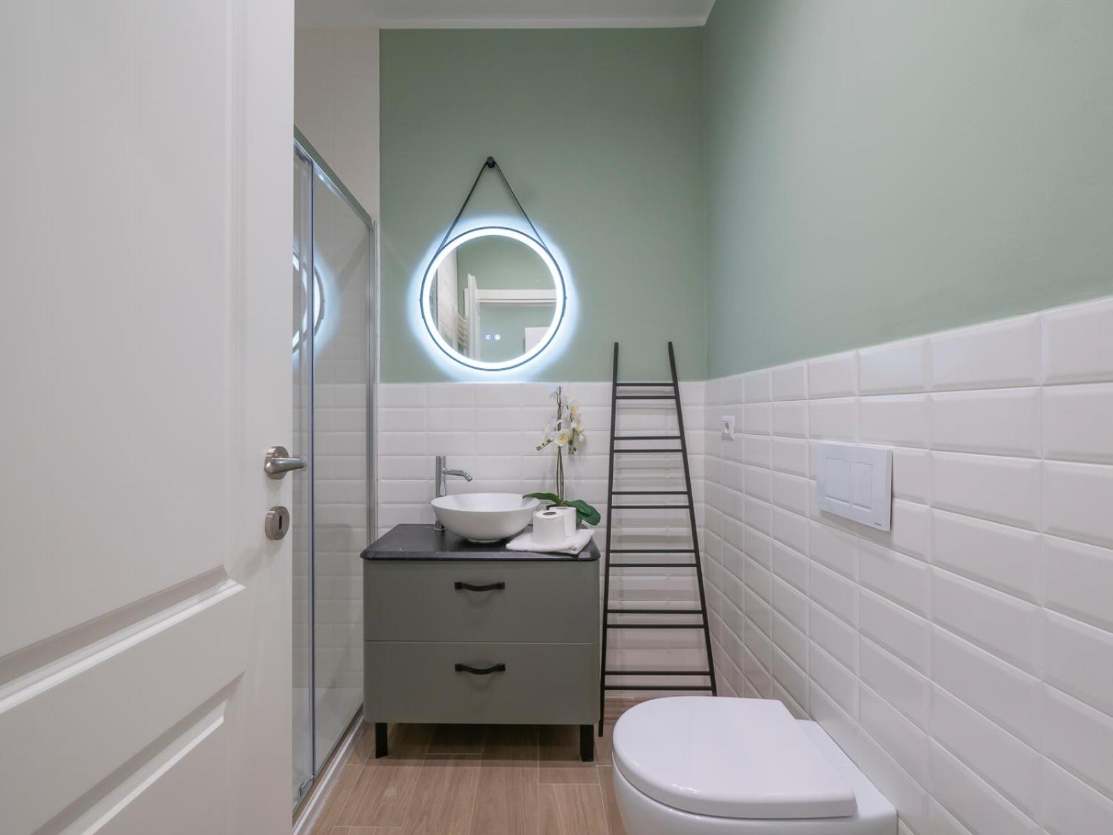 Youhosty - Modern Portello Apartment