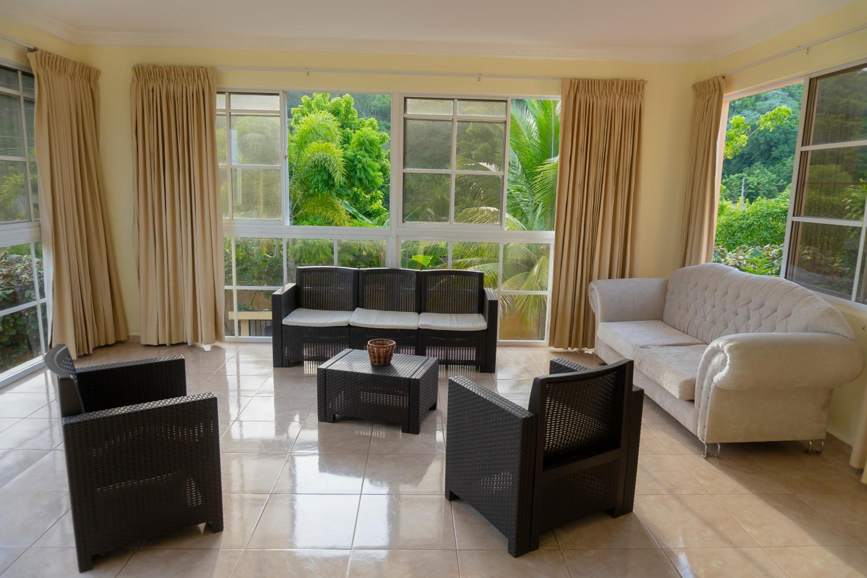 Villa Ramon Reynoso, Cabrera