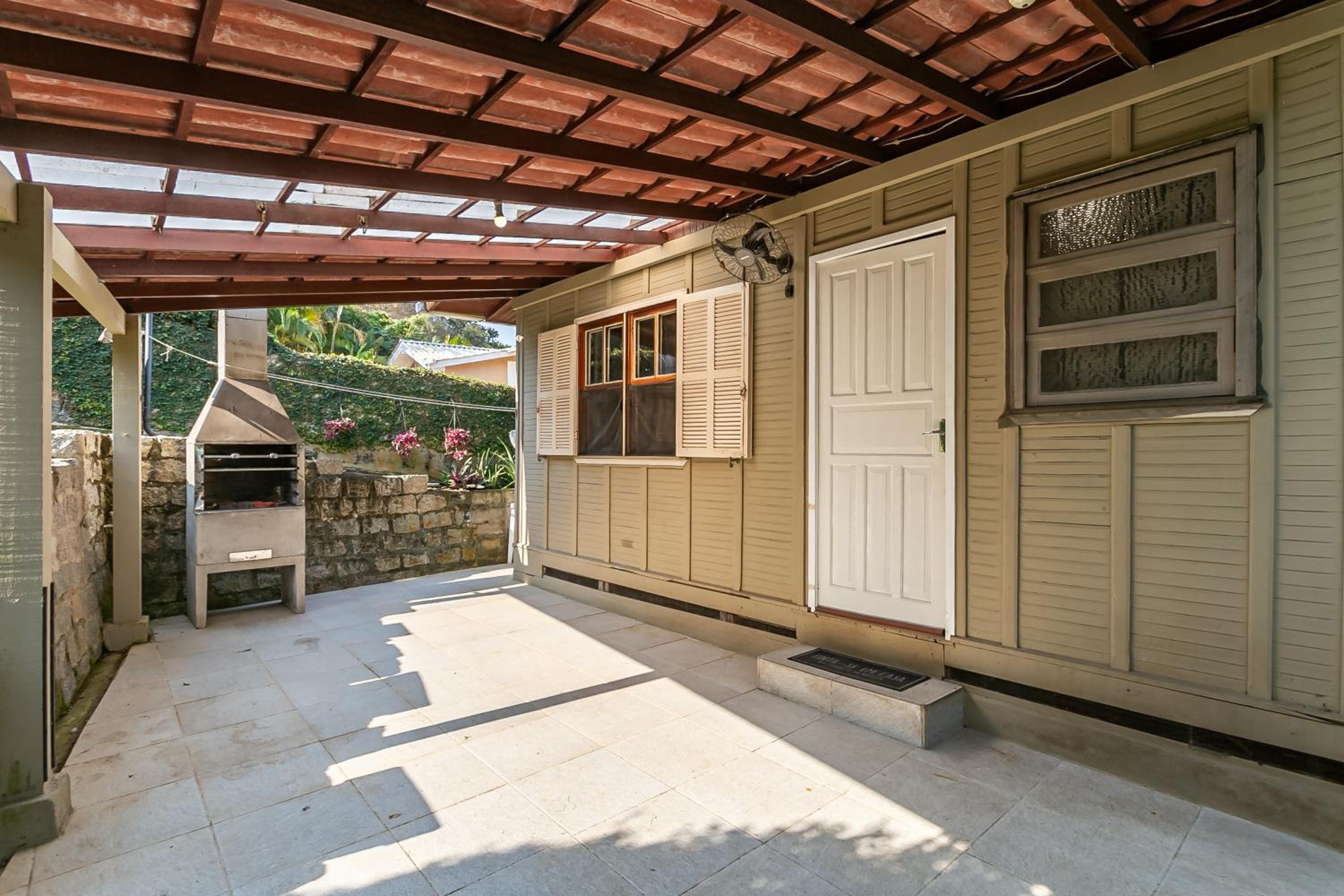 Casa aconchegante com vista para a lagoa AS0023