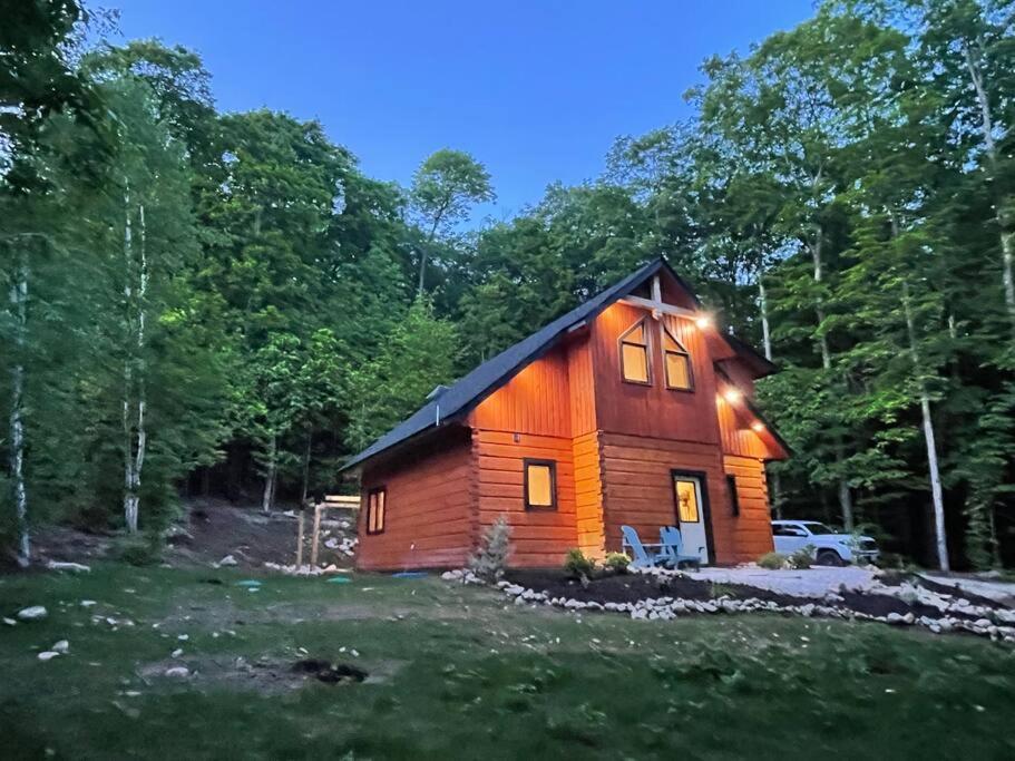Cozy Log Cabin with Lake Access