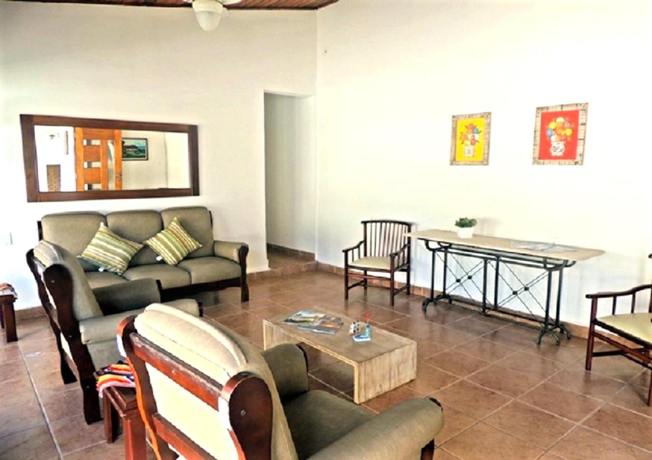 Casa a uma quadra da praia Maresias