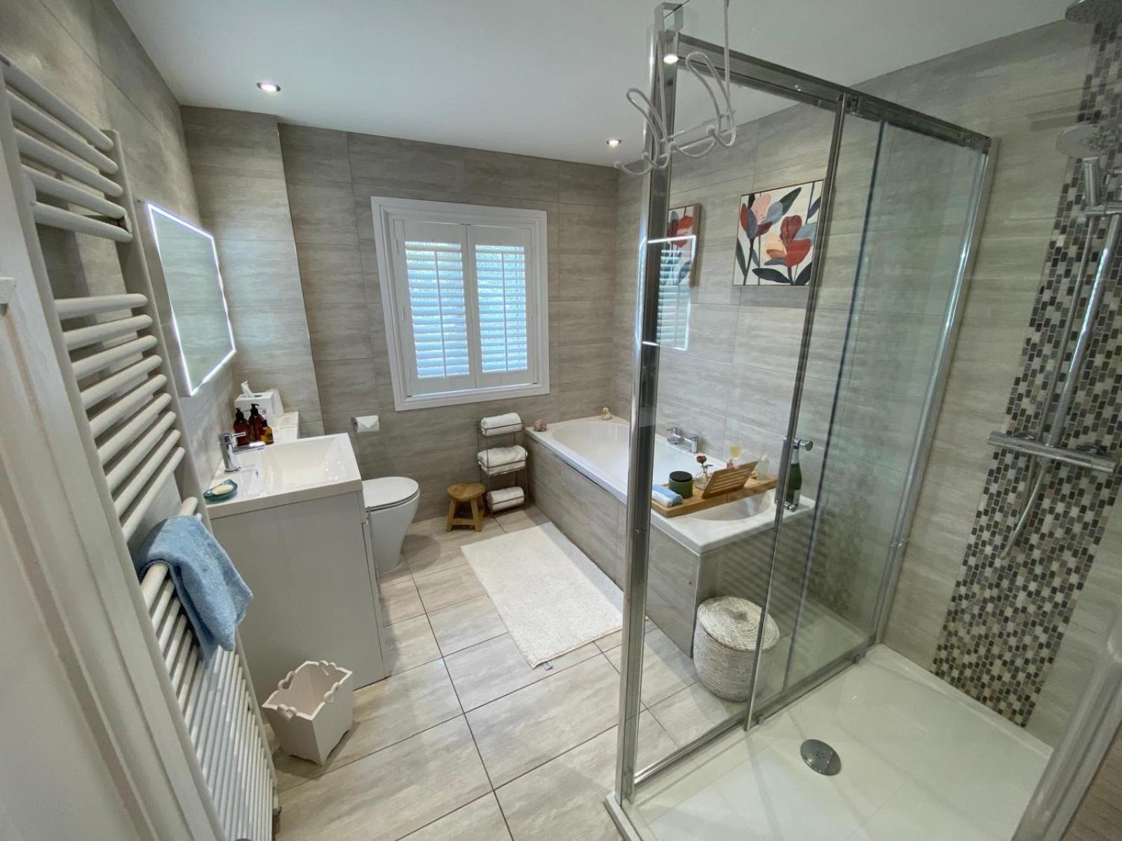 Award Winning Elegant luxurious refurbished meticulous 3 Bed