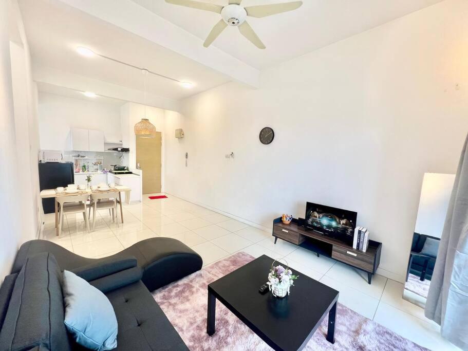 SD 1-10Pax Puchong Sky Pod Residence IOI Mall WiFi photo 2