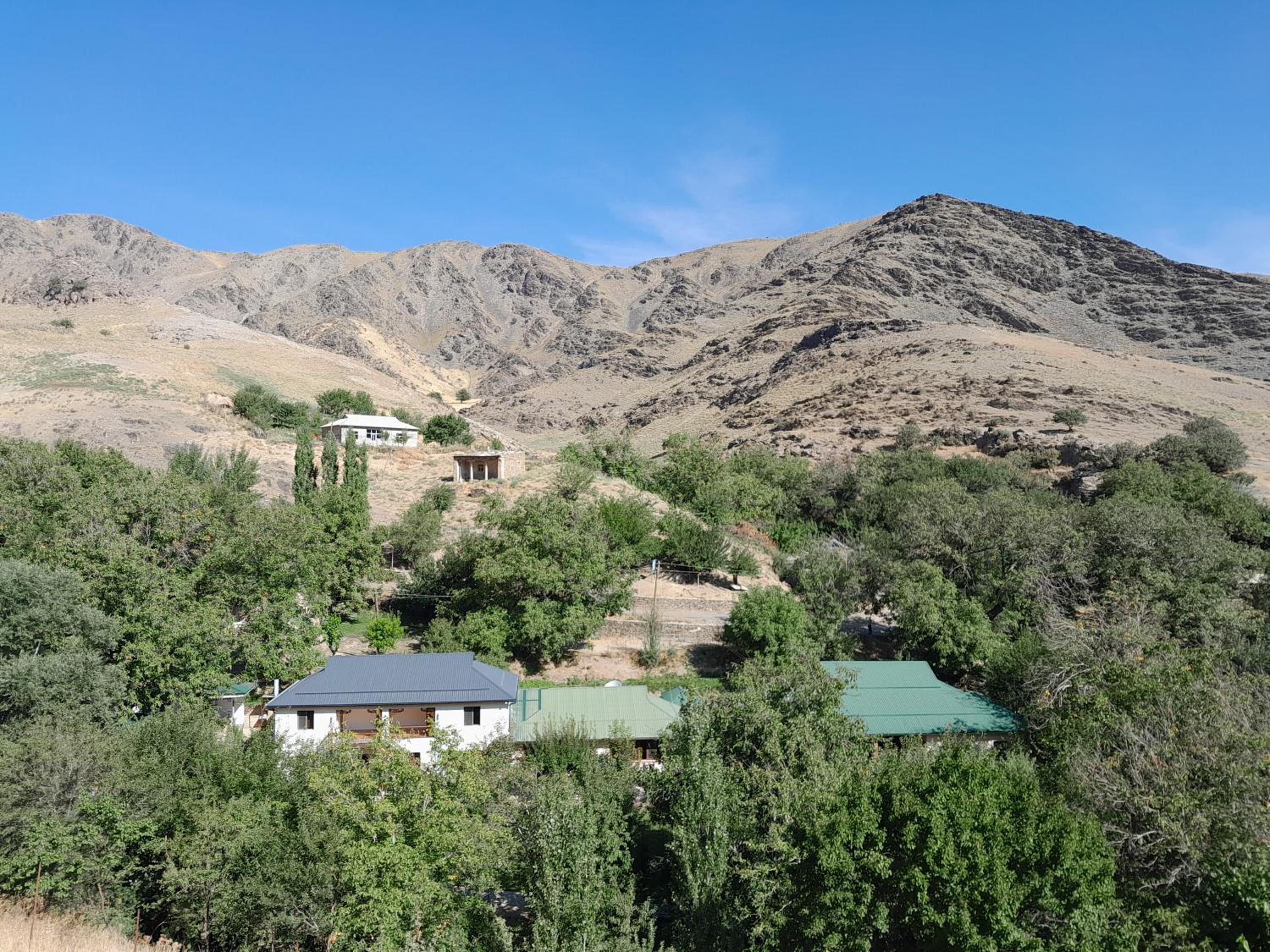 NURATA MOUNTAIN GUESTHOUSE Shiringul