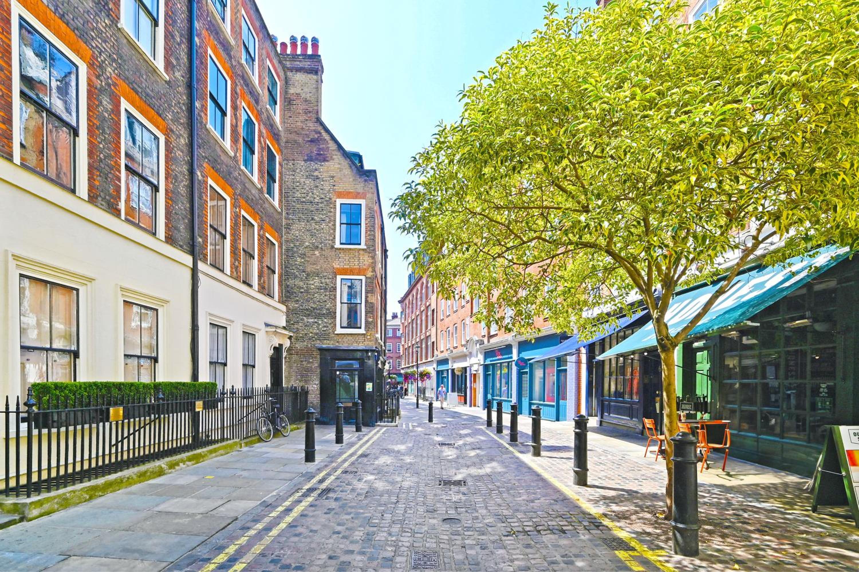 Stylish Central London Duplex with Private Patio