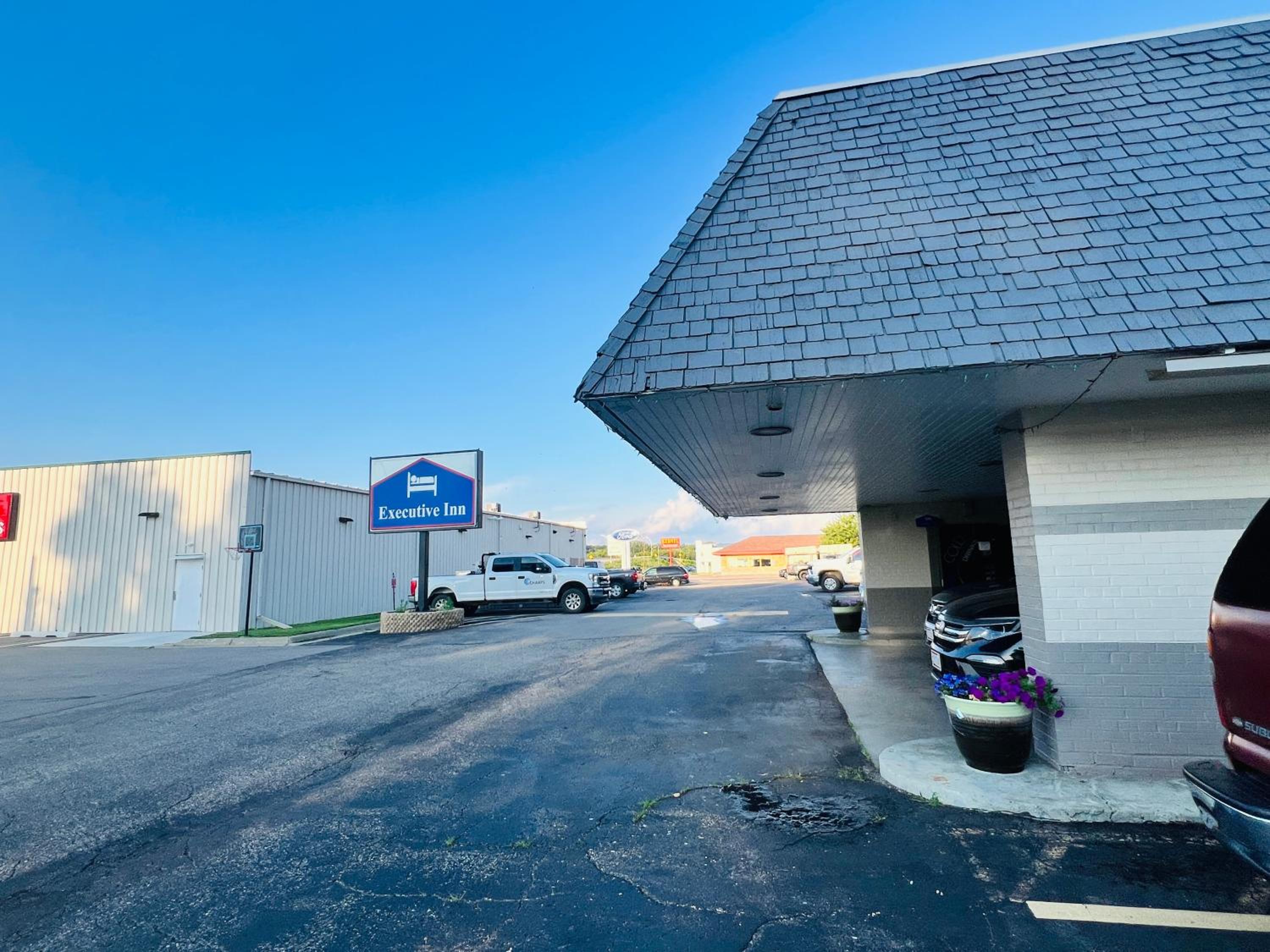 Executive Inn Owatonna Hwy 35