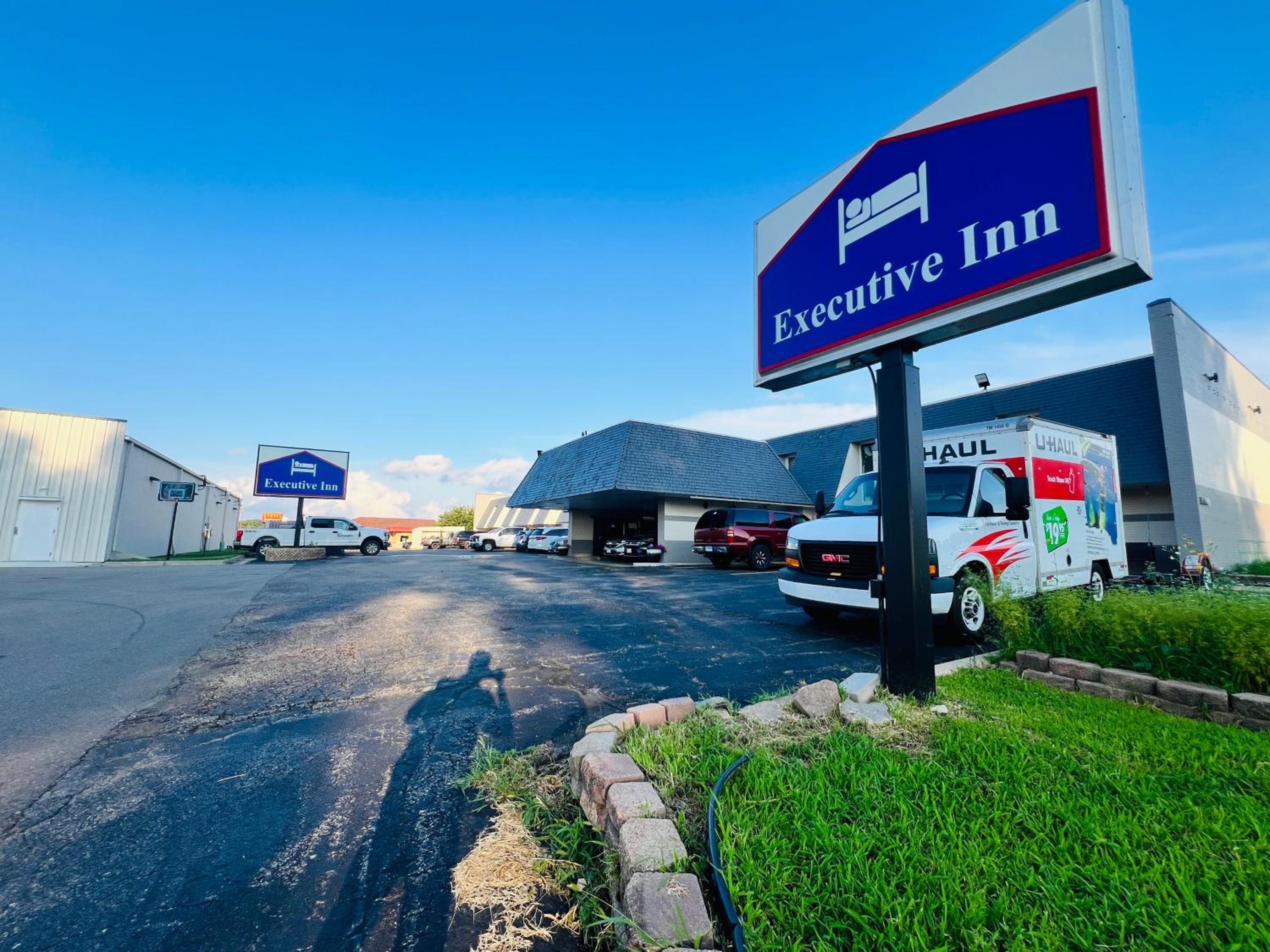Executive Inn Owatonna Hwy 35