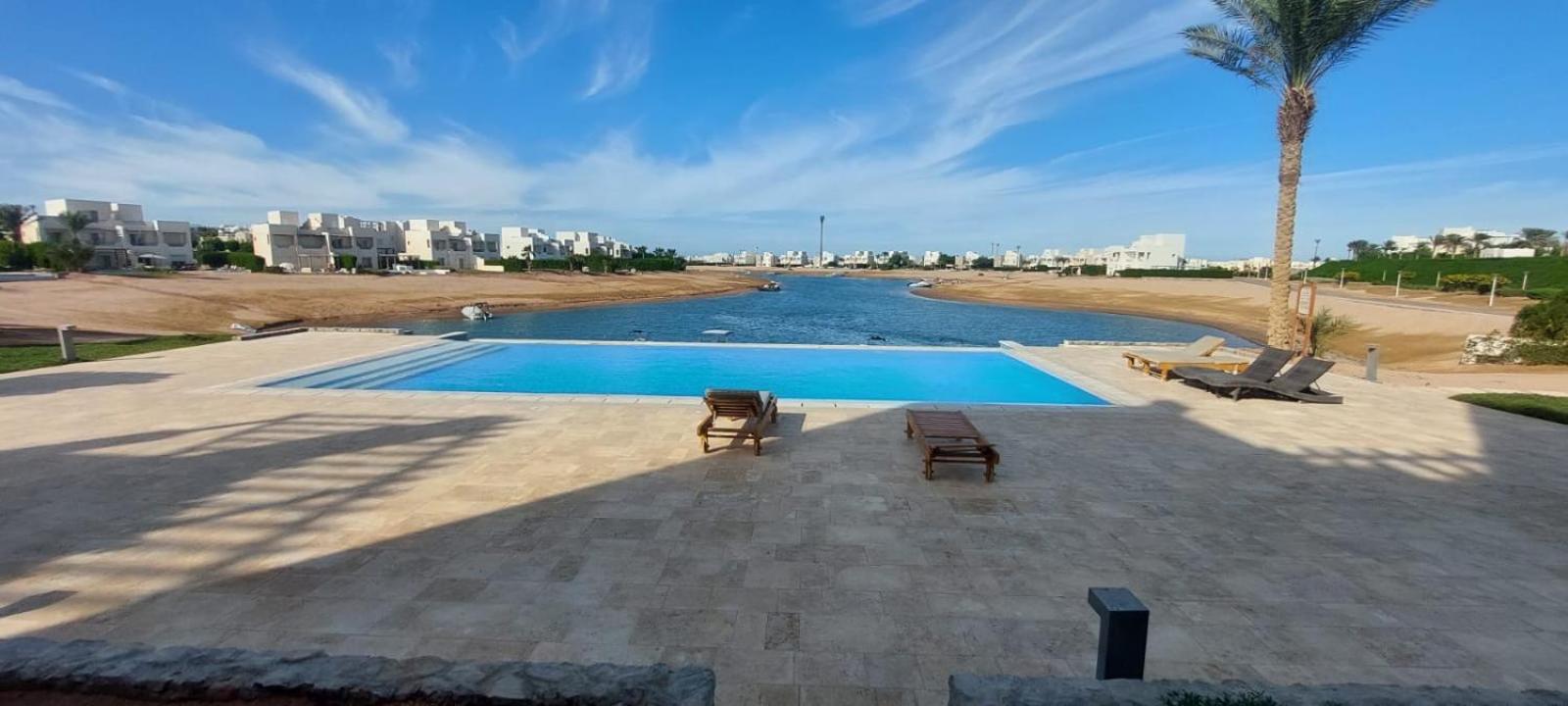 Joubal lagoon Elgouna 2BD view 2