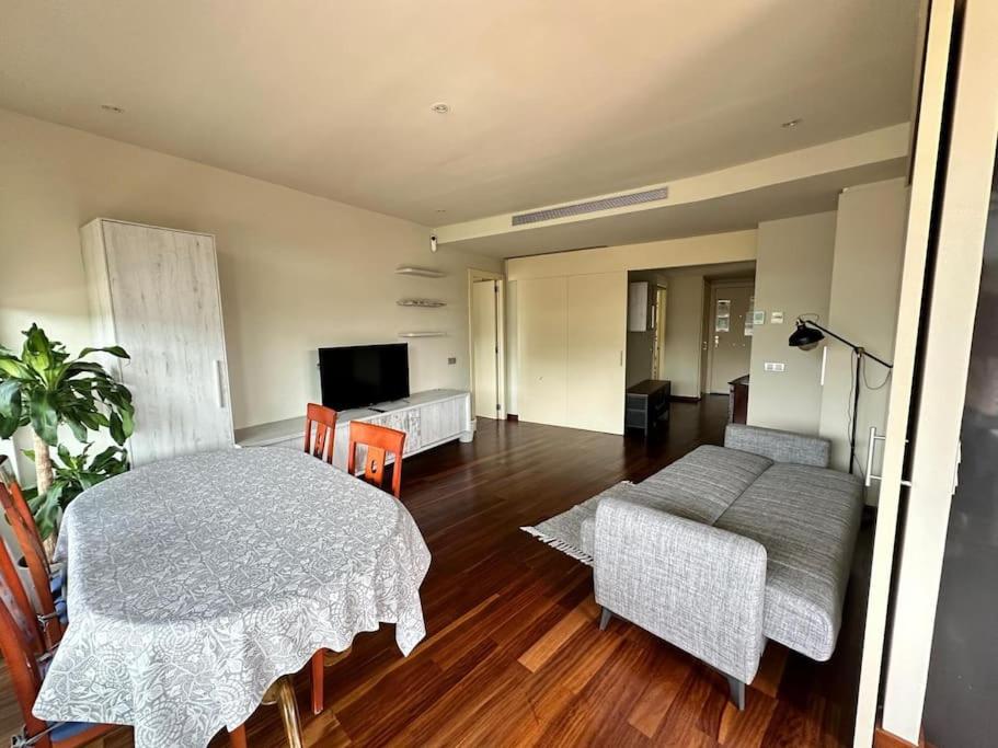 Bright 2 Bedroom Apartment with 2 Terraces Pool and Parking near Diagonal Mar Beach