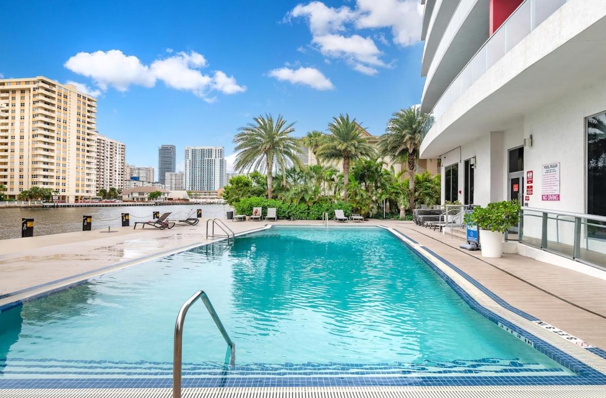 Beachwalk - 1 Bedroom & Kitchen Amazing Bay view view 3