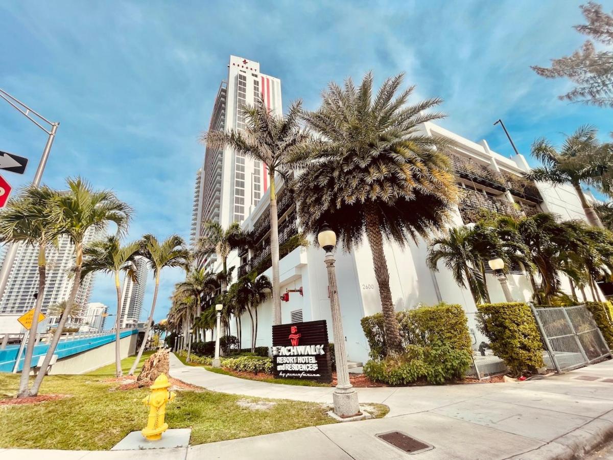 2 Bed 2 Bath With Amazing Bay View And Luxury Pool