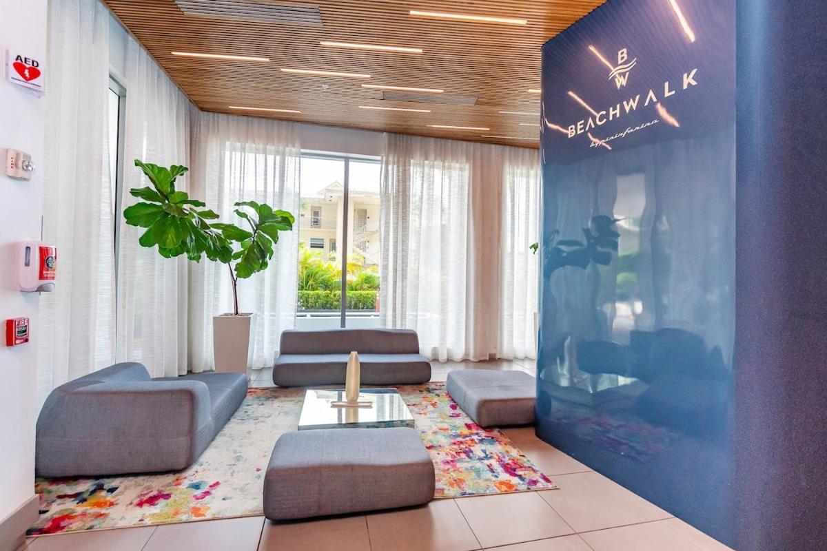 2 Bed 2 Bath With Amazing Bay View And Luxury Pool