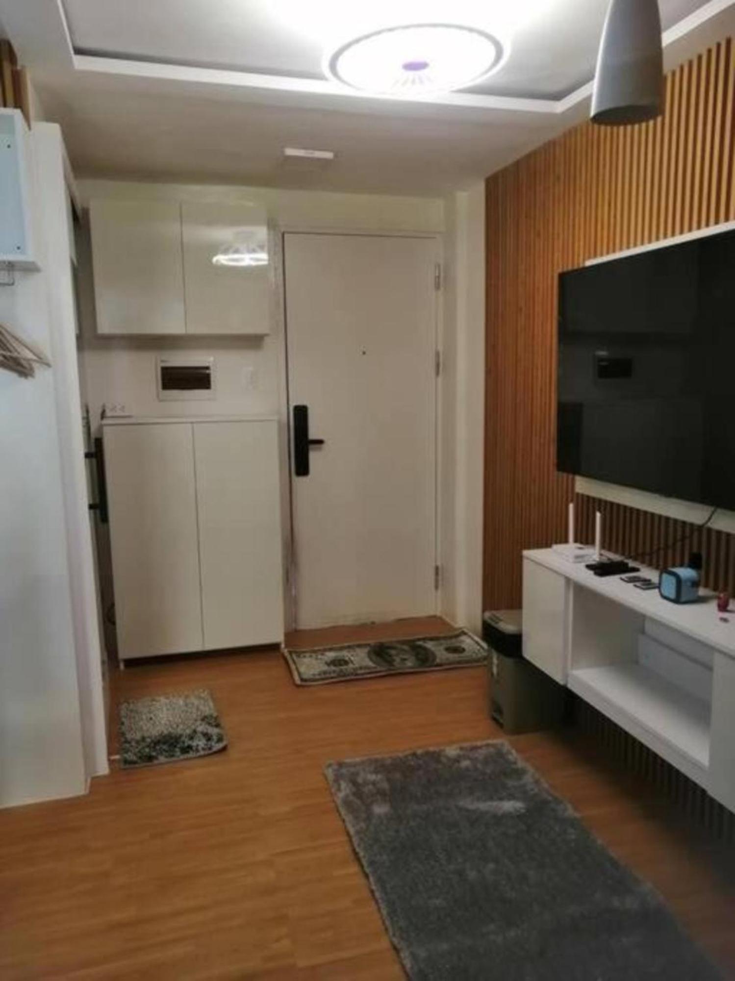 FerdGes Fully Furnished Escaped view 5