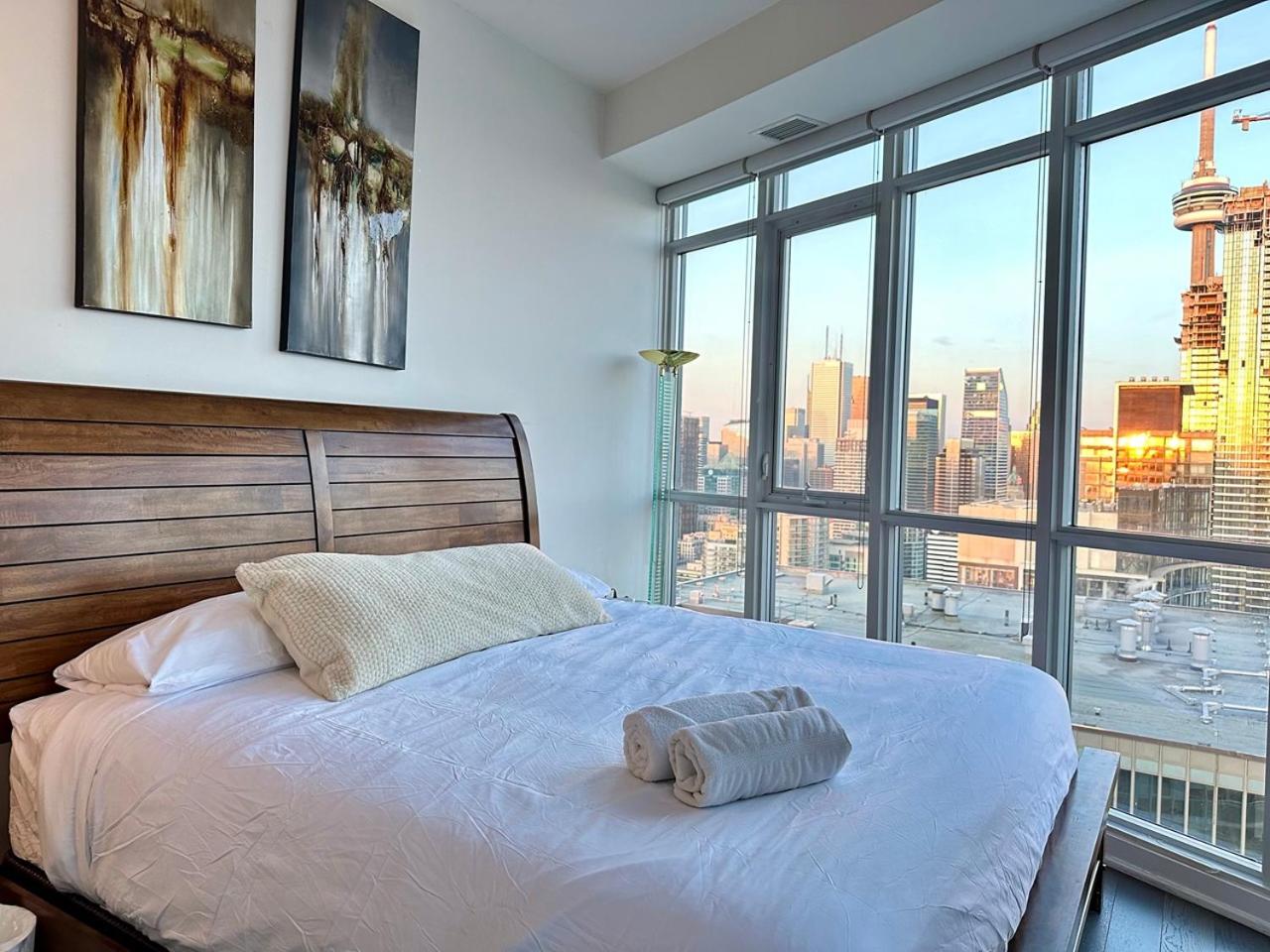 City/Lake view 2-storey condo w/parking