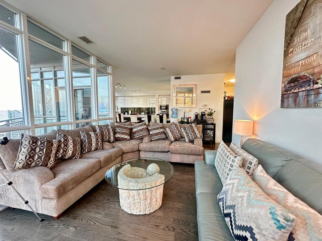 City/Lake view 2-storey condo w/parking