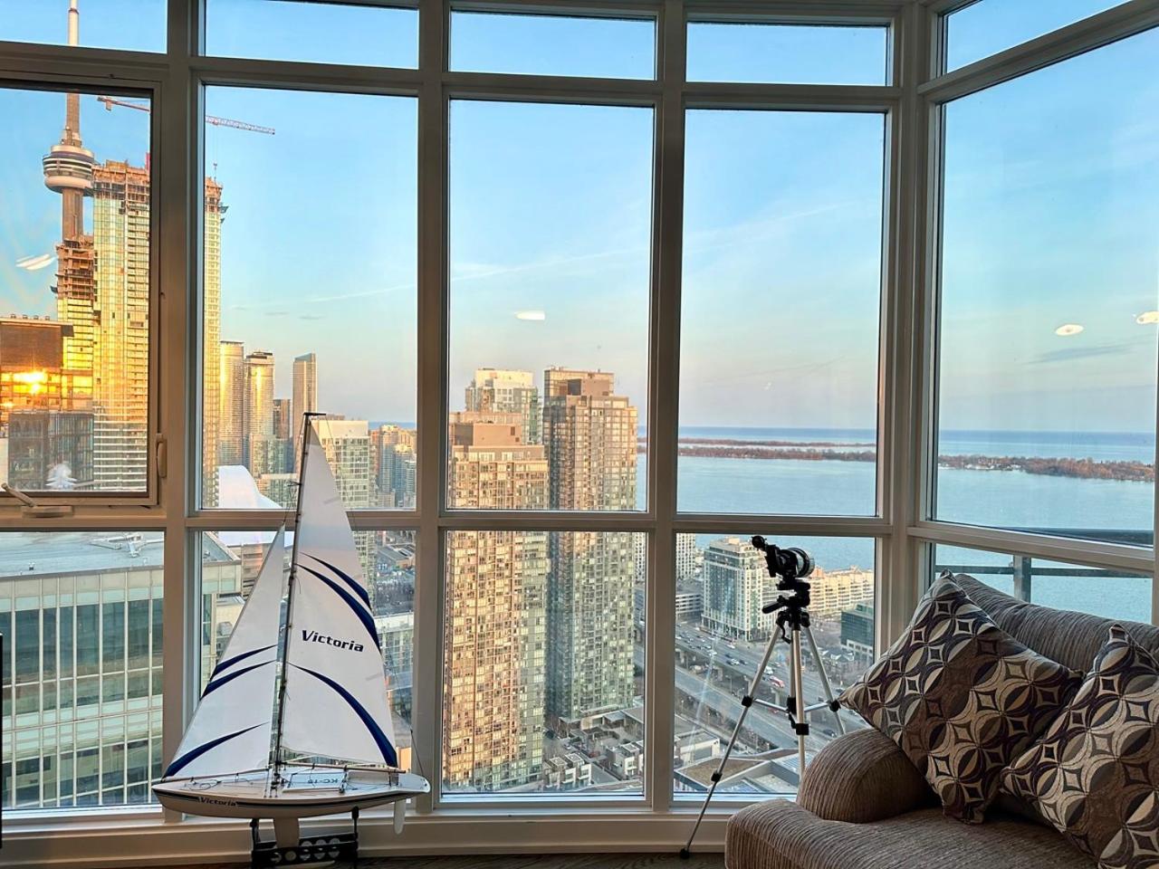 City/Lake view 2-storey condo w/parking