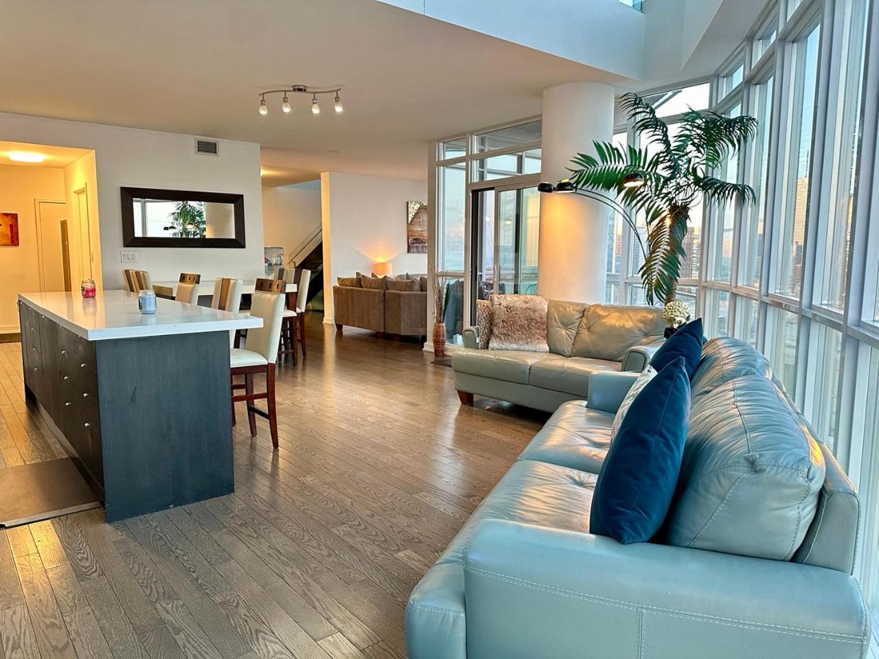 City/Lake view 2-storey condo w/parking
