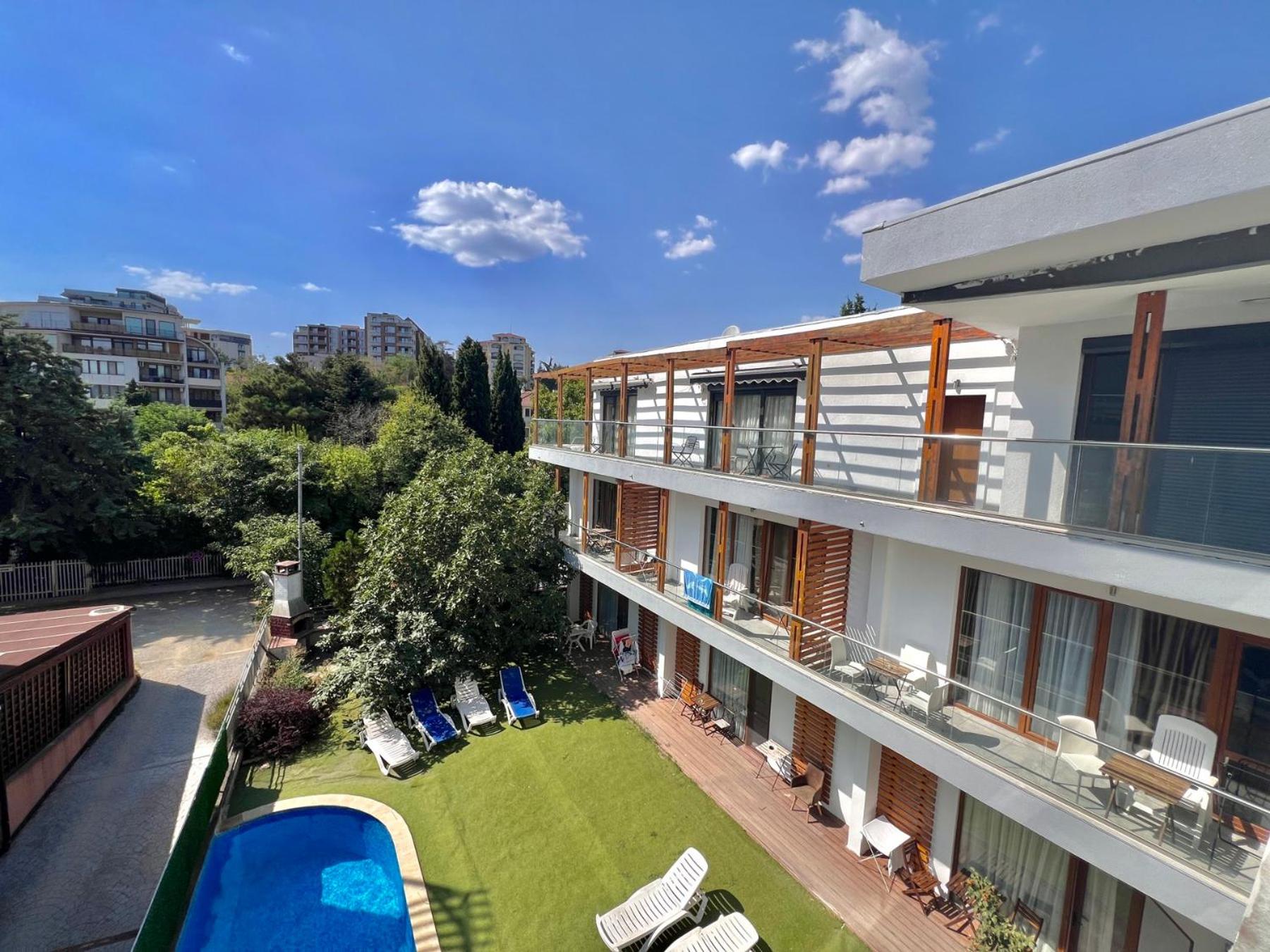 Kiara Apartments