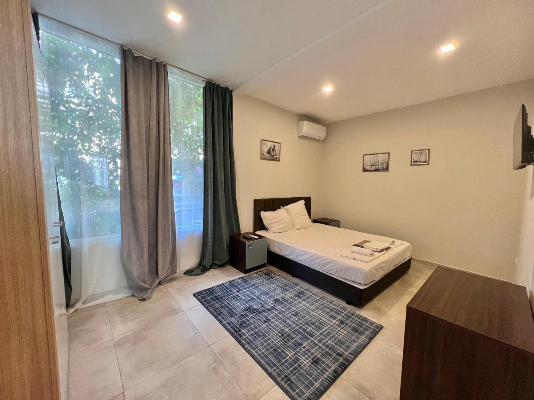 Kiara Apartments
