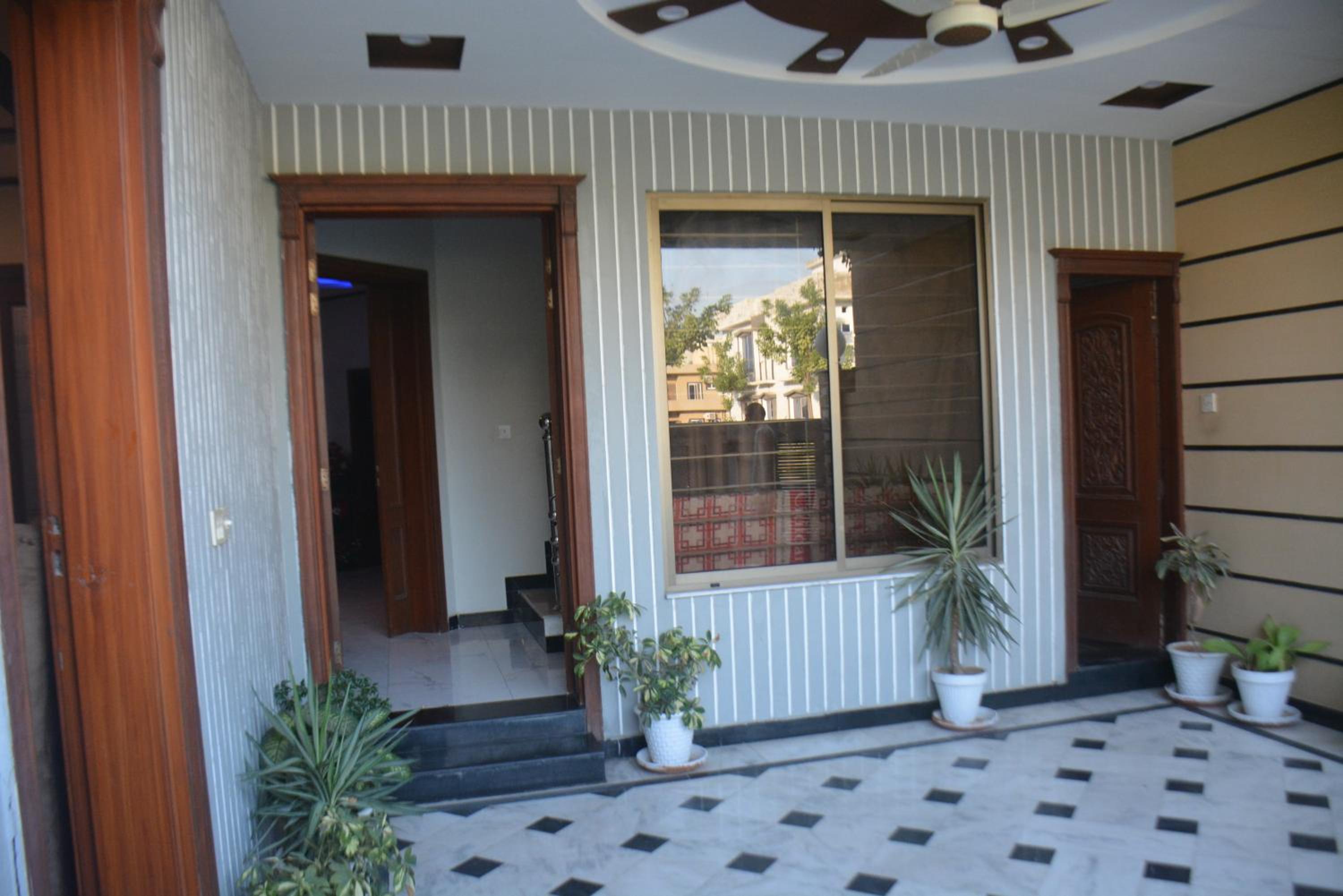 Golf Rest House, Faisal Town view 4