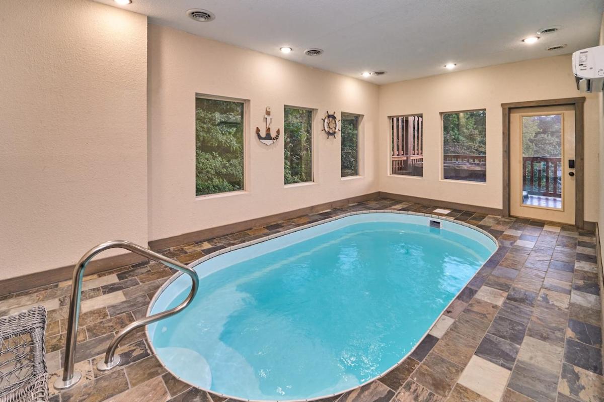 In & Out Pool, Near Dollywood, Game Room, Luxury view 2