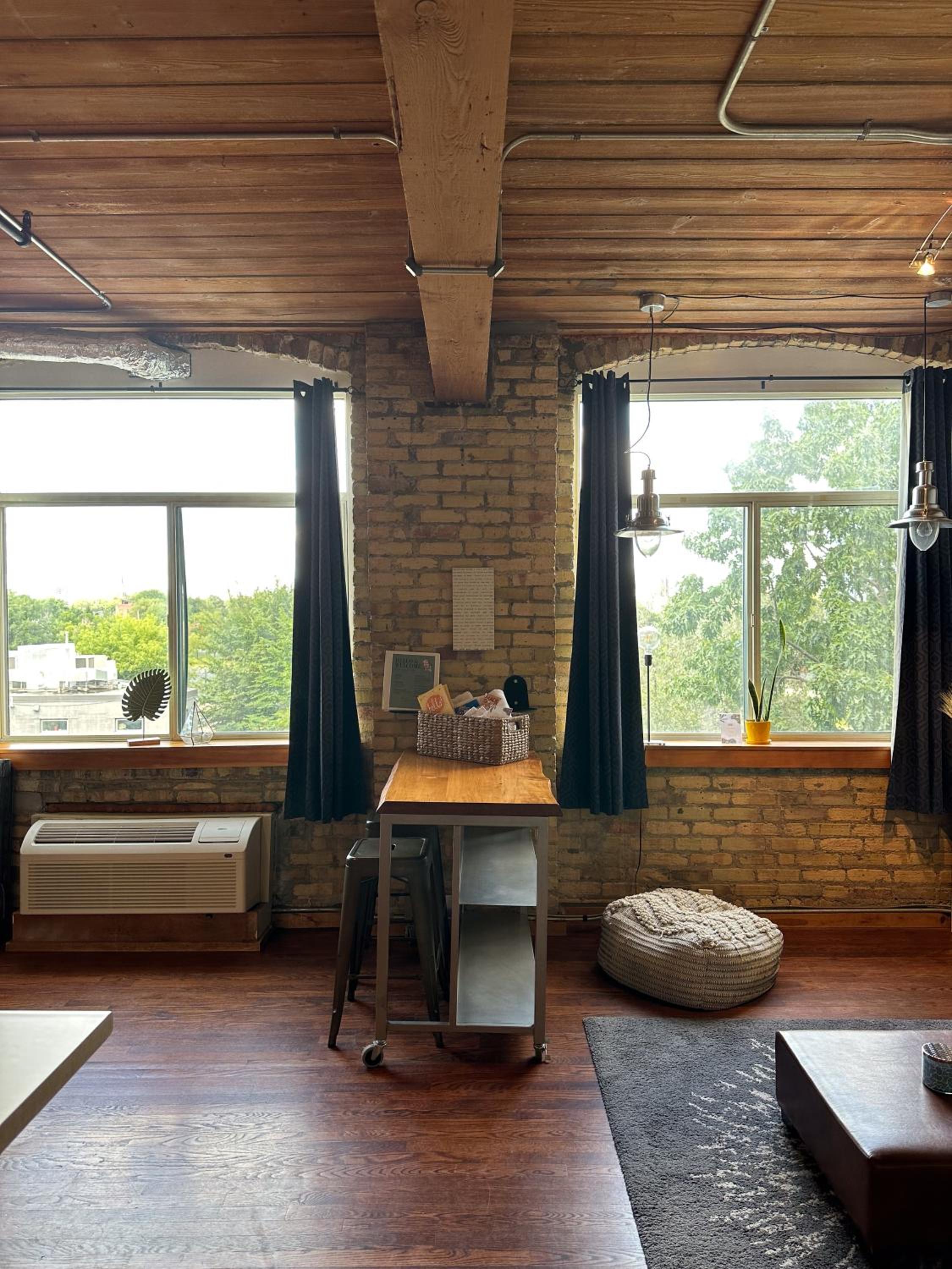Cozy West End Studio