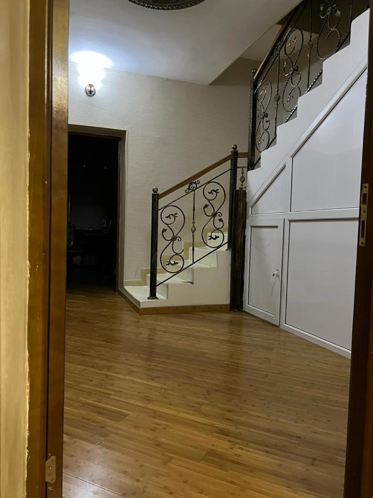 khalglar dosthlugu hostel
