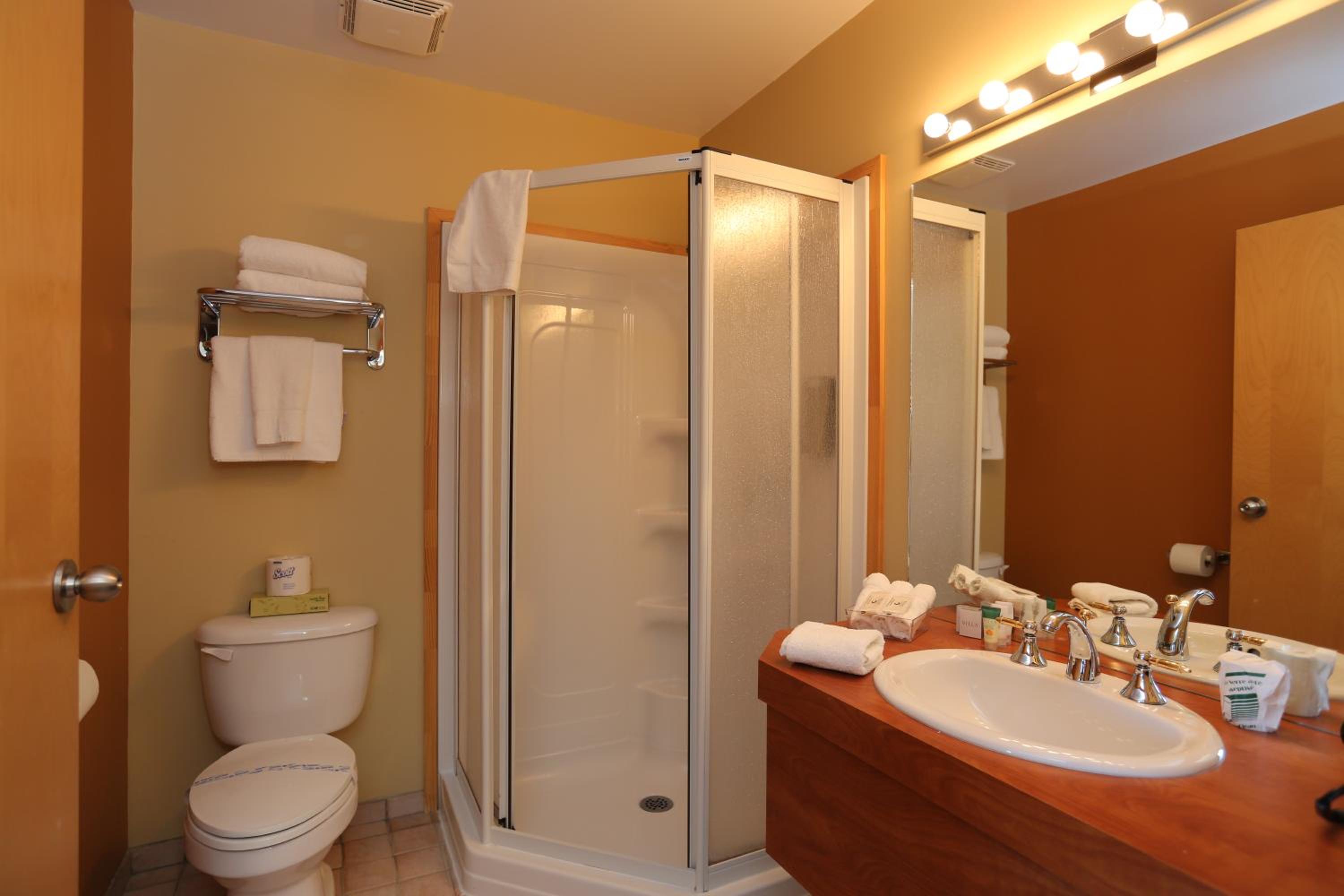 BATTURES Hotel Fjord Saguenay