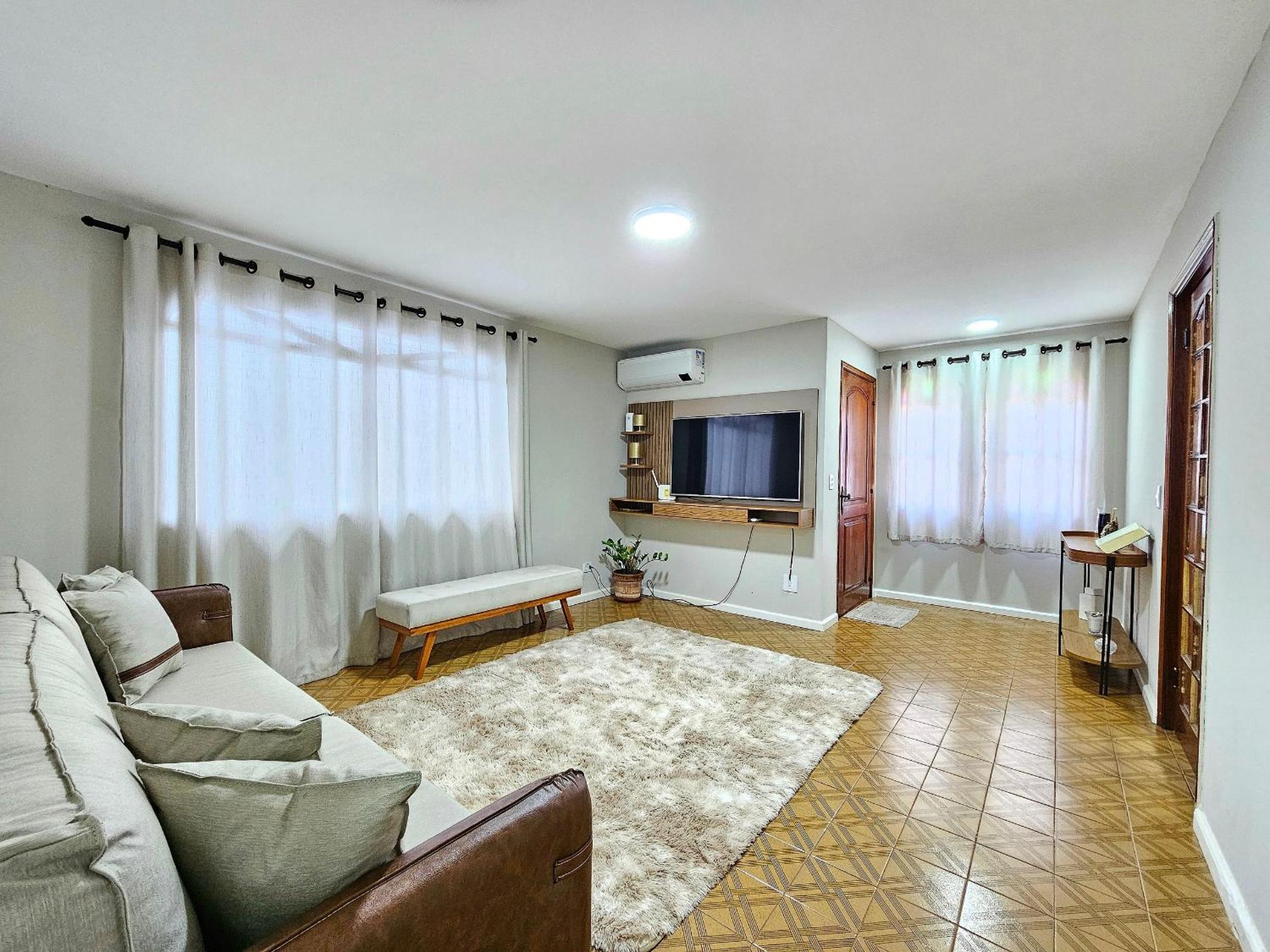 Casa Familiar 3 quartos 10 minutos centro
