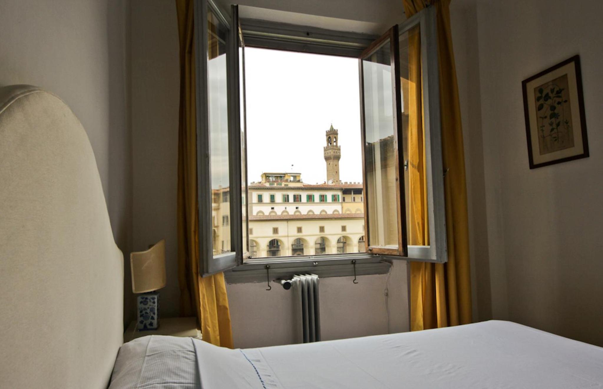 Ponte Vecchio Unique
