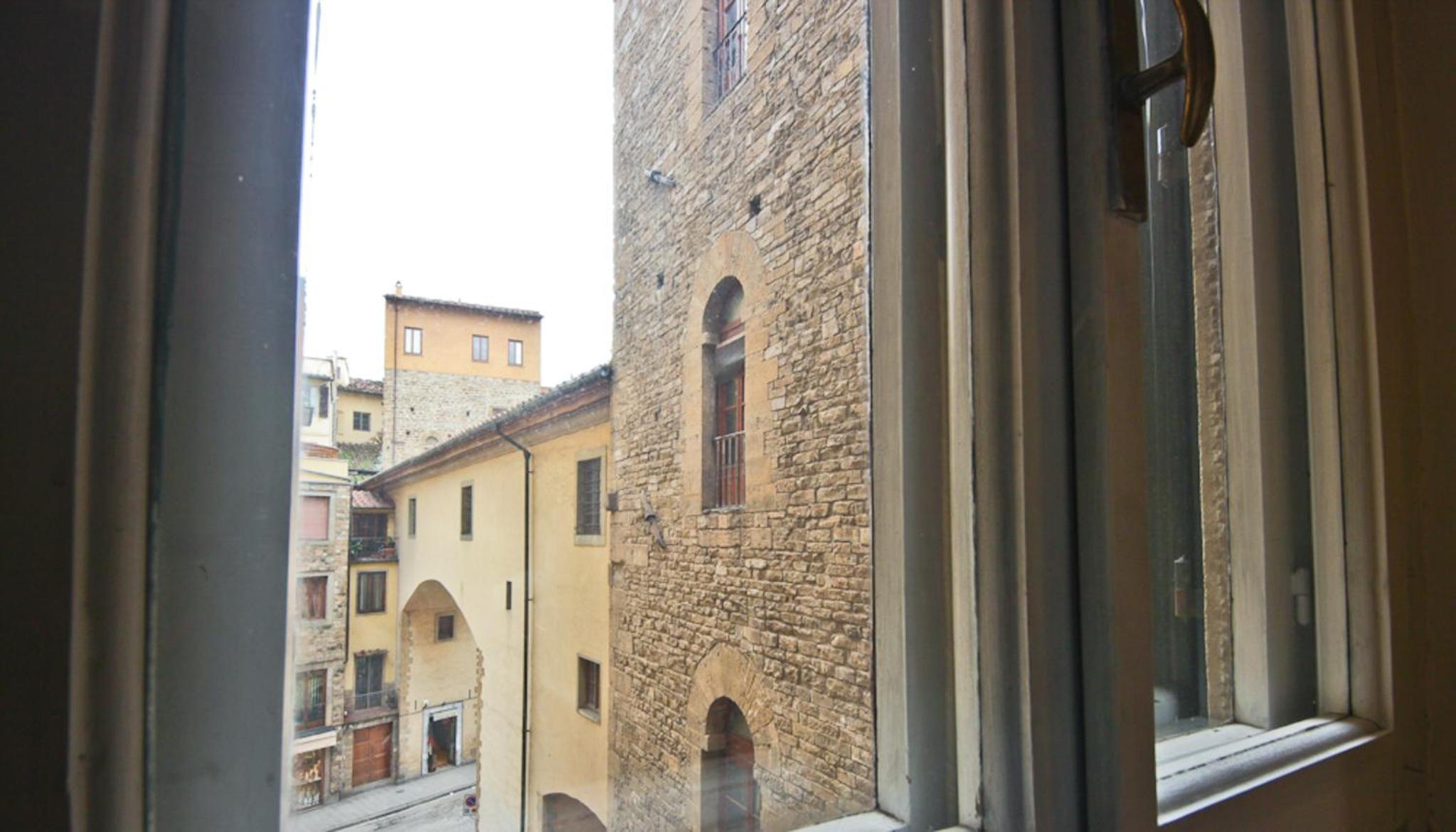 Ponte Vecchio Unique