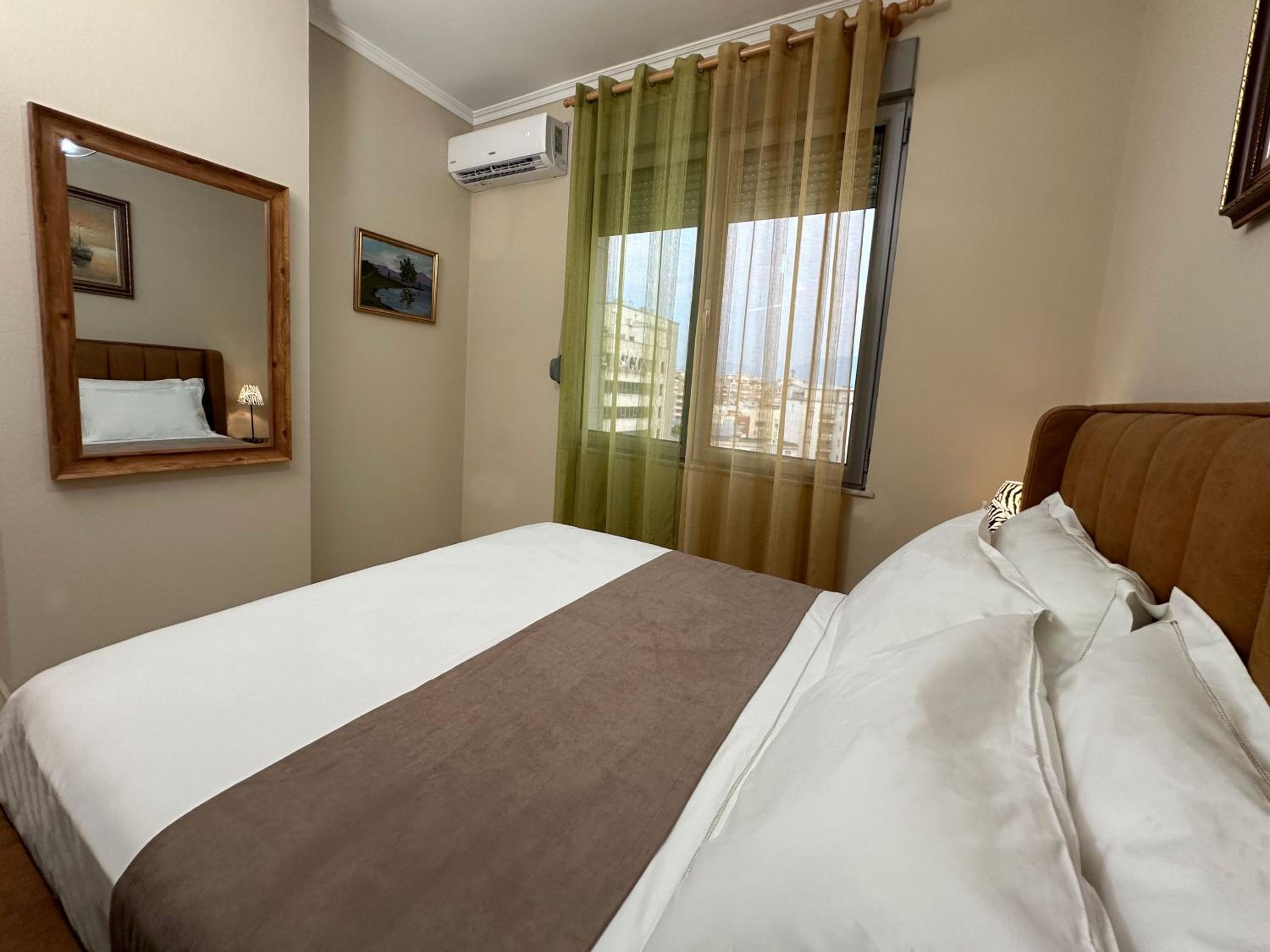 Home Select Tirana 4