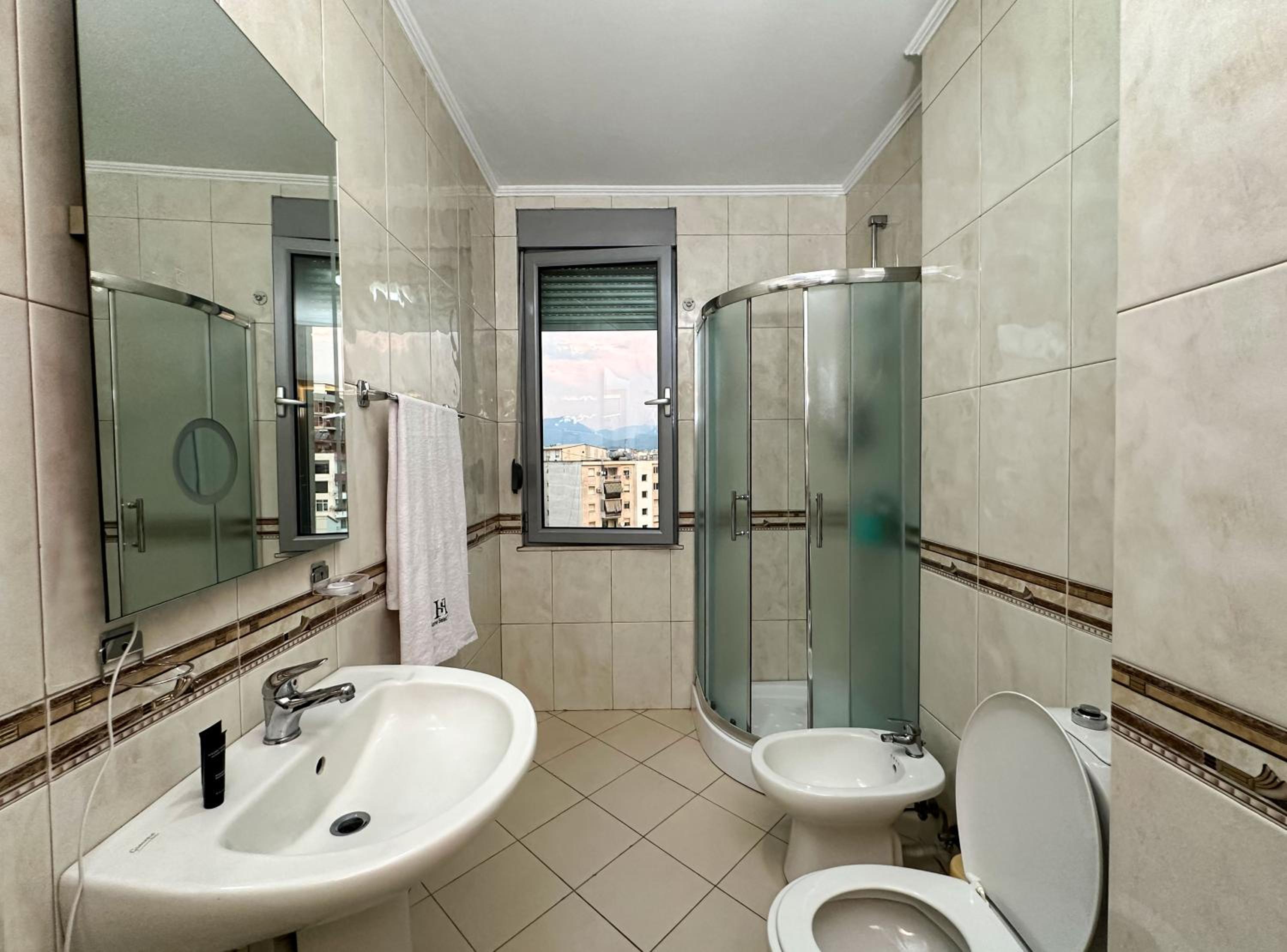 Home Select Tirana 4